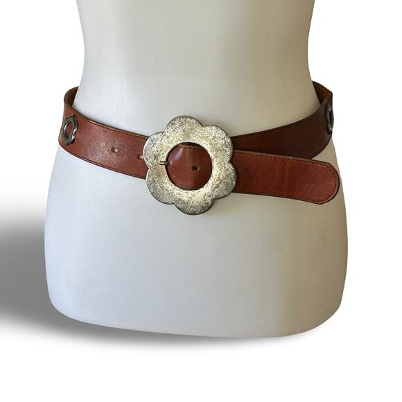 Vintage 70s Floral Pewter Buckle Brown Leather Belt Flower Accent Boho Medium